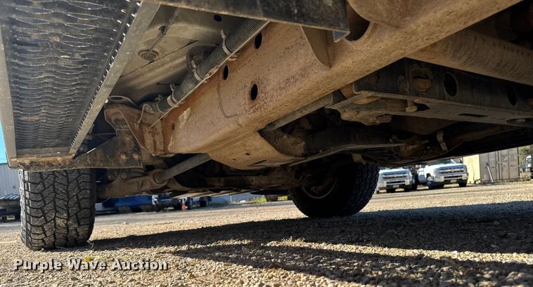 image for item EA1999 2016 Chevrolet Silverado 2500HD Crew Cab pickup truck