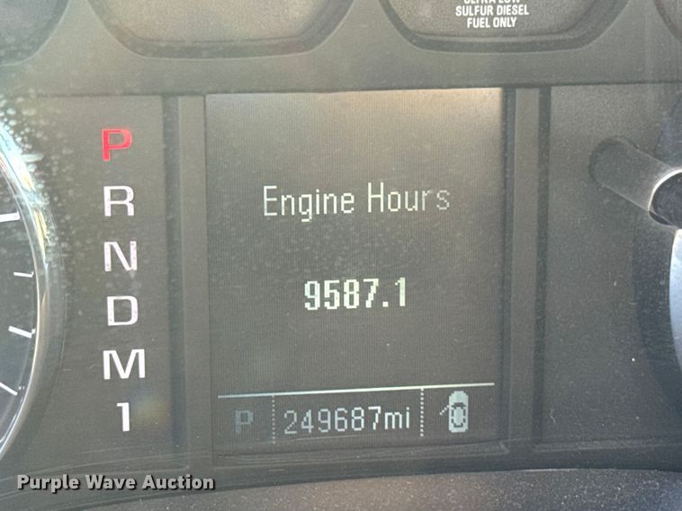 image for item EA1999 2016 Chevrolet Silverado 2500HD Crew Cab pickup truck