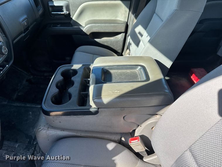 image for item EA1999 2016 Chevrolet Silverado 2500HD Crew Cab pickup truck