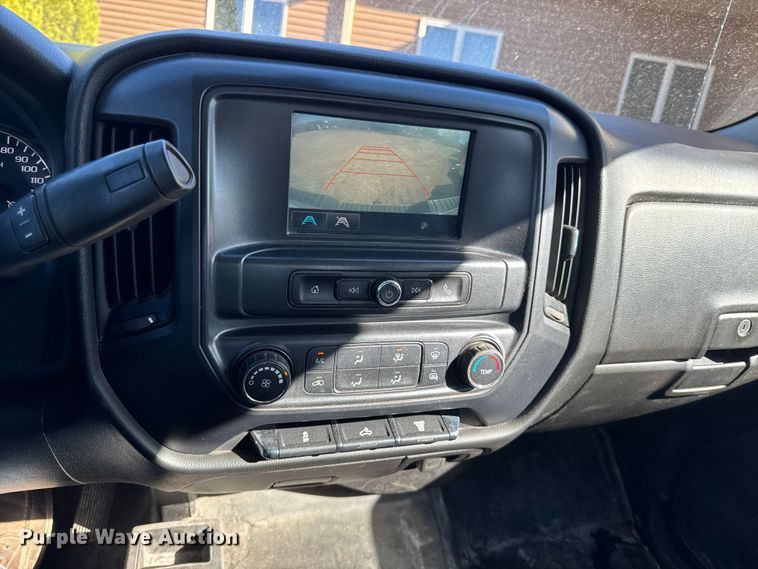 image for item EA1999 2016 Chevrolet Silverado 2500HD Crew Cab pickup truck