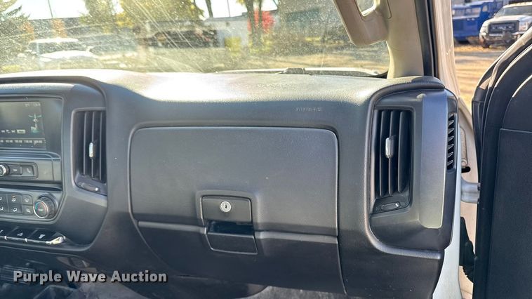 image for item EA1999 2016 Chevrolet Silverado 2500HD Crew Cab pickup truck