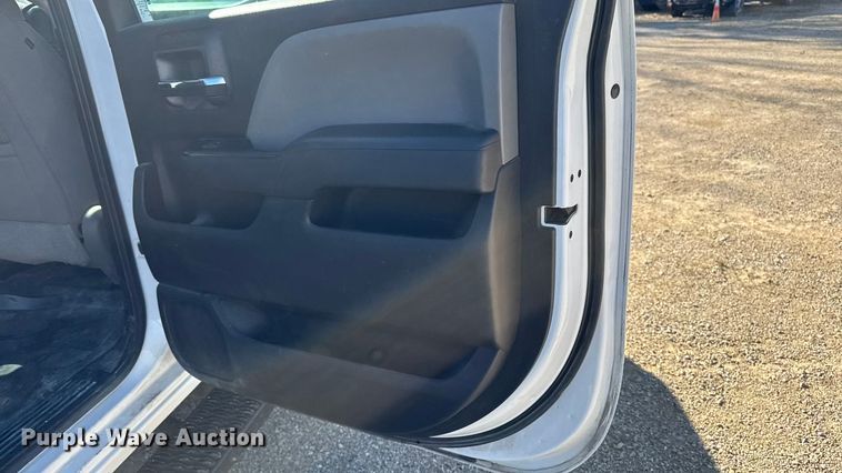 image for item EA1999 2016 Chevrolet Silverado 2500HD Crew Cab pickup truck