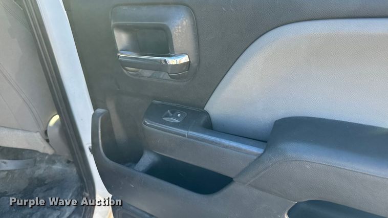 image for item EA1999 2016 Chevrolet Silverado 2500HD Crew Cab pickup truck