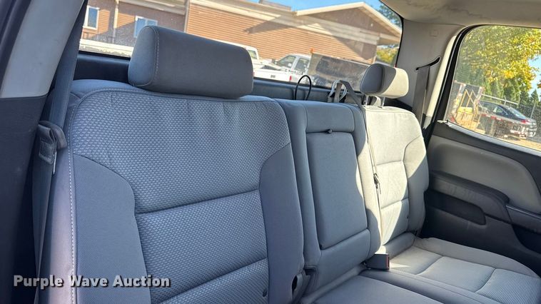 image for item EA1999 2016 Chevrolet Silverado 2500HD Crew Cab pickup truck