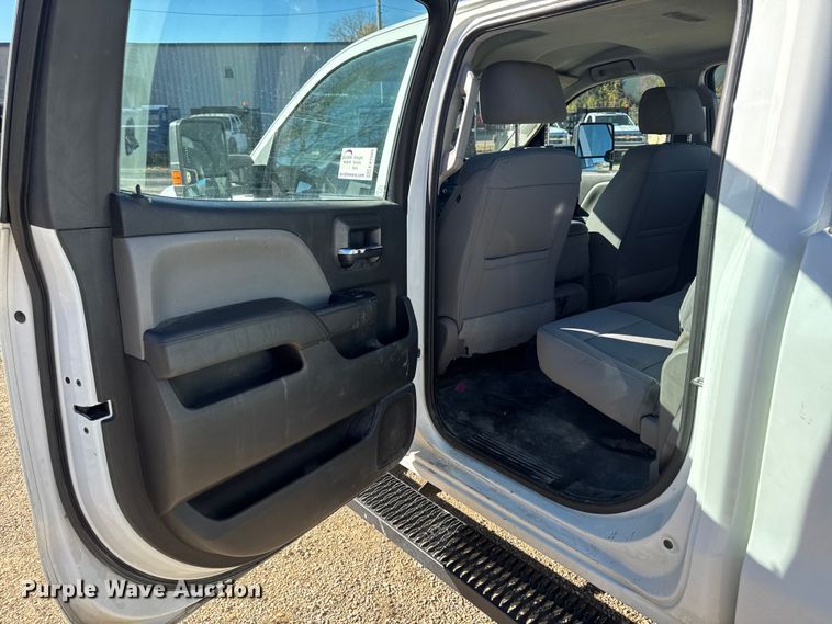 image for item EA1999 2016 Chevrolet Silverado 2500HD Crew Cab pickup truck