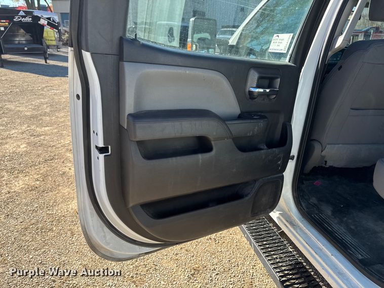 image for item EA1999 2016 Chevrolet Silverado 2500HD Crew Cab pickup truck