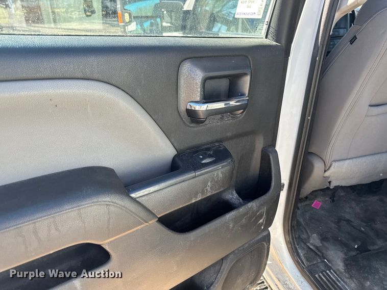 image for item EA1999 2016 Chevrolet Silverado 2500HD Crew Cab pickup truck