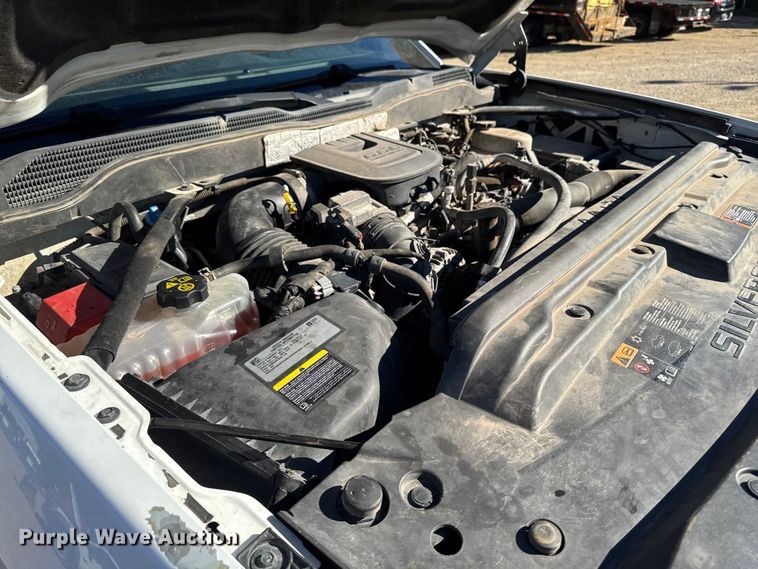 image for item EA1999 2016 Chevrolet Silverado 2500HD Crew Cab pickup truck