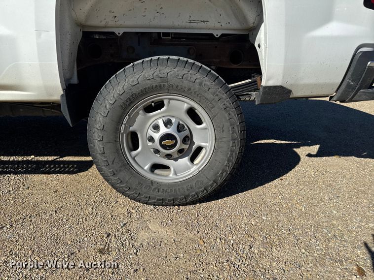 image for item EA1999 2016 Chevrolet Silverado 2500HD Crew Cab pickup truck