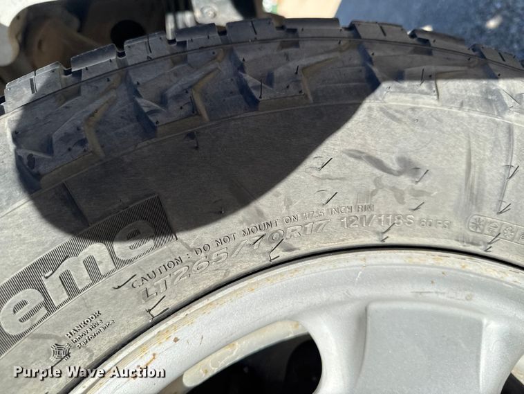 image for item EA1999 2016 Chevrolet Silverado 2500HD Crew Cab pickup truck