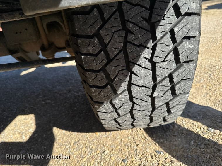 image for item EA1999 2016 Chevrolet Silverado 2500HD Crew Cab pickup truck