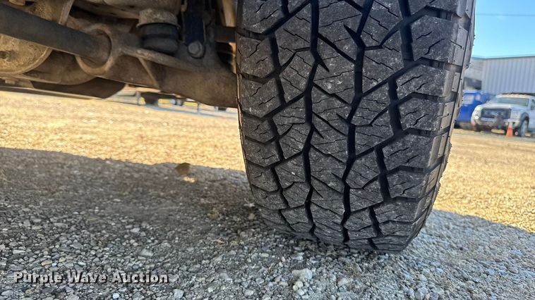 image for item EA1999 2016 Chevrolet Silverado 2500HD Crew Cab pickup truck