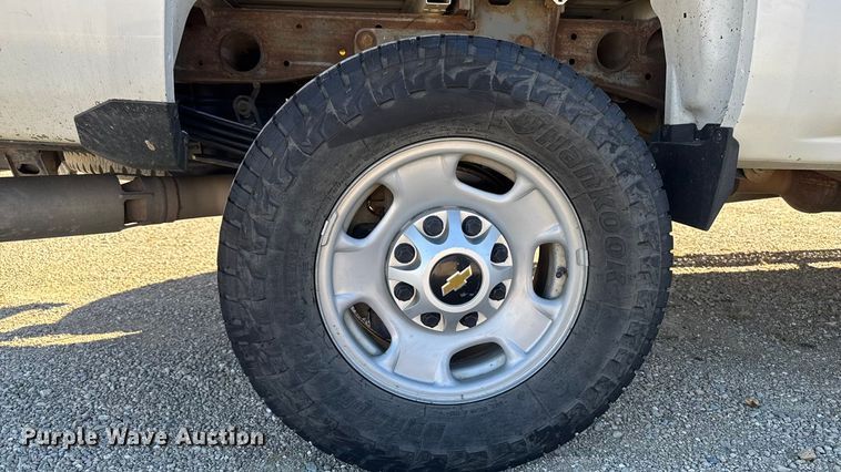 image for item EA1999 2016 Chevrolet Silverado 2500HD Crew Cab pickup truck