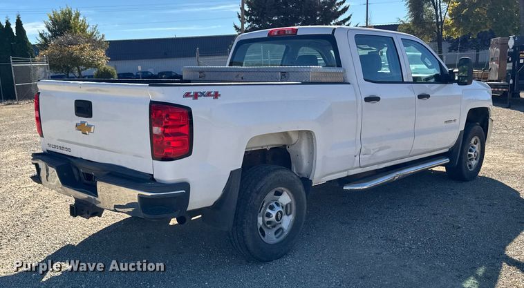 image for item EA2000 2015 Chevrolet Silverado 2500HD Crew Cab pickup truck