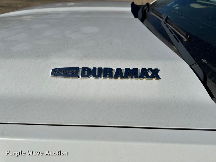 image for item EA2000 2015 Chevrolet Silverado 2500HD Crew Cab pickup truck