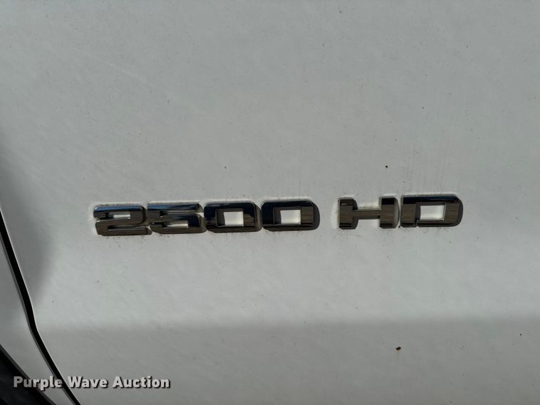 image for item EA2000 2015 Chevrolet Silverado 2500HD Crew Cab pickup truck