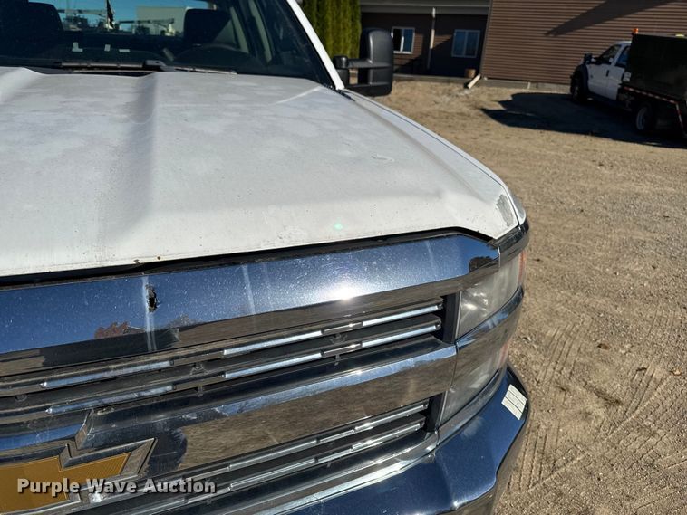 image for item EA2000 2015 Chevrolet Silverado 2500HD Crew Cab pickup truck