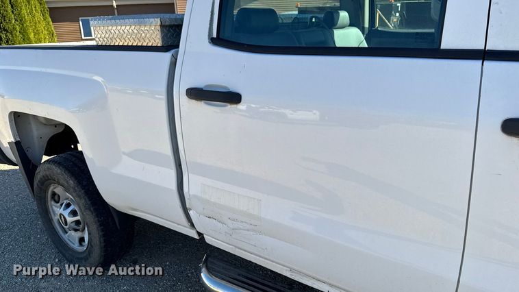 image for item EA2000 2015 Chevrolet Silverado 2500HD Crew Cab pickup truck