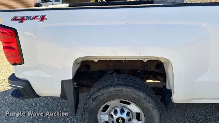 image for item EA2000 2015 Chevrolet Silverado 2500HD Crew Cab pickup truck