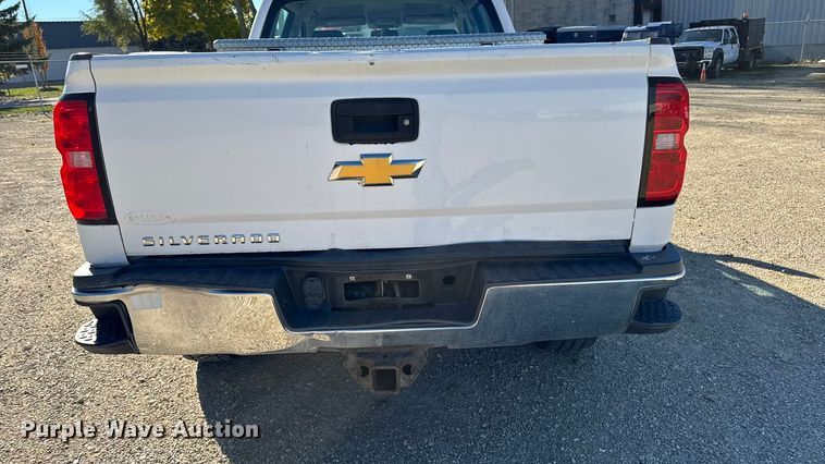 image for item EA2000 2015 Chevrolet Silverado 2500HD Crew Cab pickup truck