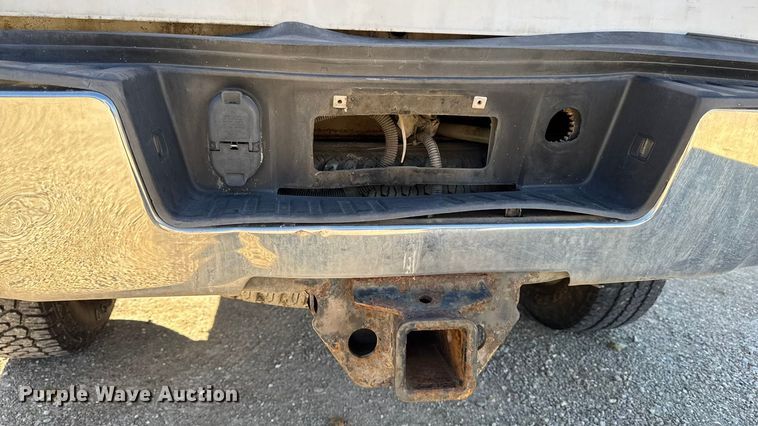 image for item EA2000 2015 Chevrolet Silverado 2500HD Crew Cab pickup truck