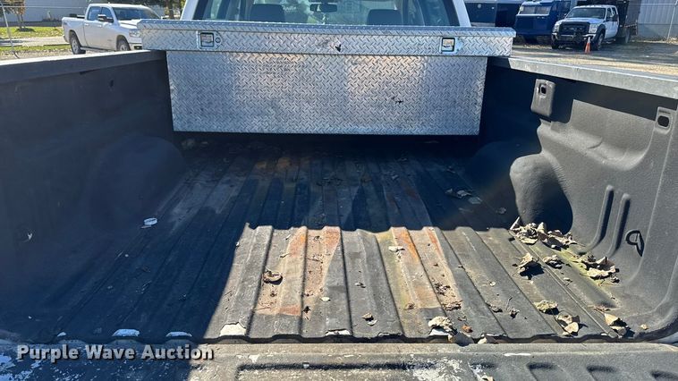 image for item EA2000 2015 Chevrolet Silverado 2500HD Crew Cab pickup truck