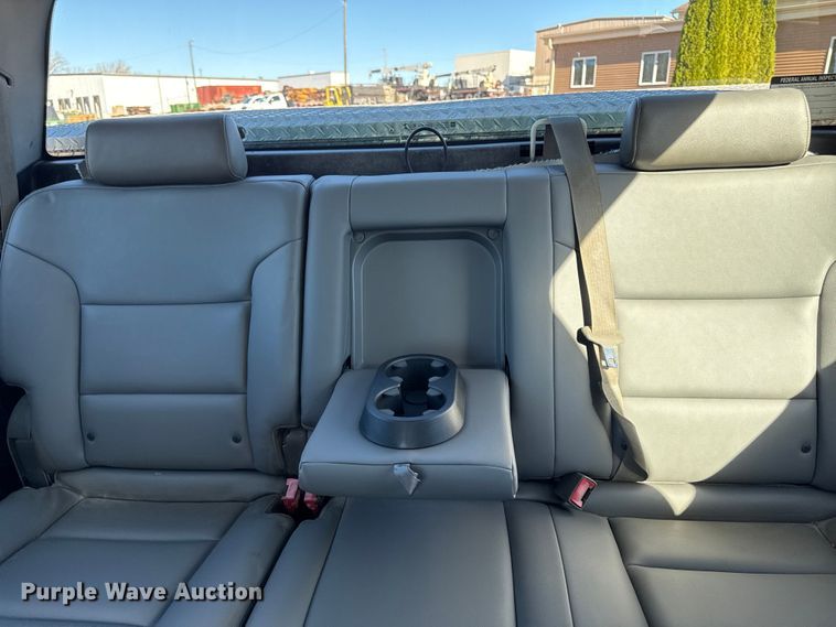 image for item EA2000 2015 Chevrolet Silverado 2500HD Crew Cab pickup truck