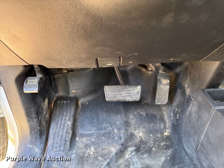 image for item EA2000 2015 Chevrolet Silverado 2500HD Crew Cab pickup truck