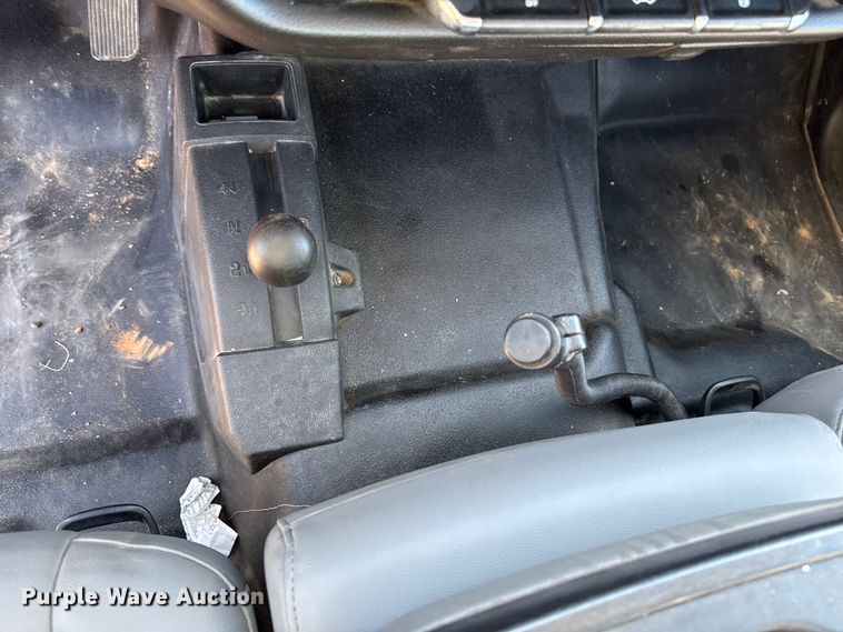 image for item EA2000 2015 Chevrolet Silverado 2500HD Crew Cab pickup truck