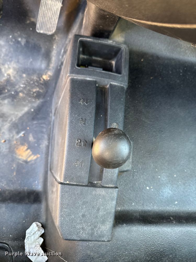 image for item EA2000 2015 Chevrolet Silverado 2500HD Crew Cab pickup truck