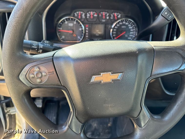 image for item EA2000 2015 Chevrolet Silverado 2500HD Crew Cab pickup truck