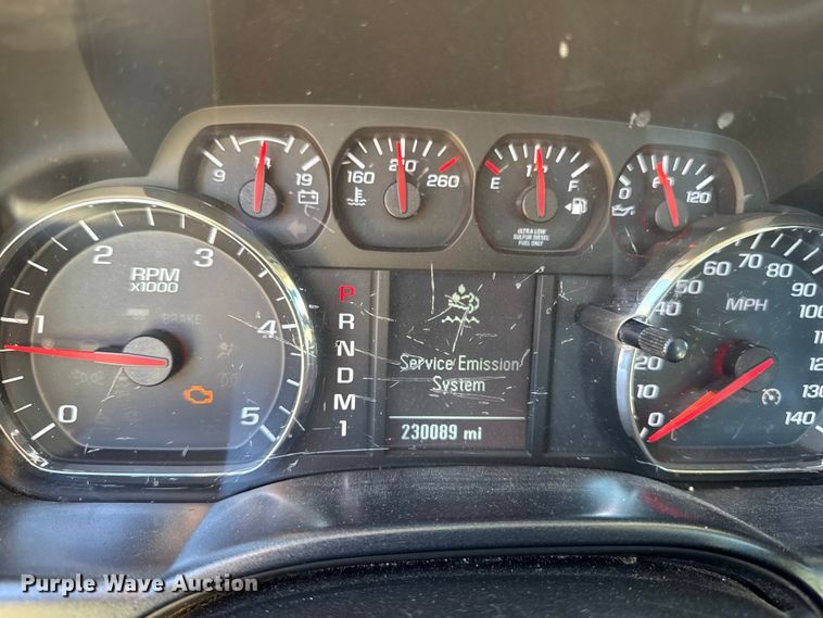 image for item EA2000 2015 Chevrolet Silverado 2500HD Crew Cab pickup truck