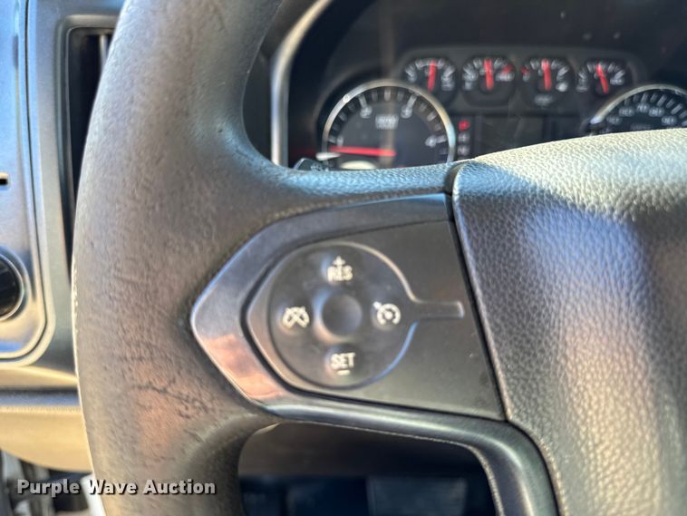 image for item EA2000 2015 Chevrolet Silverado 2500HD Crew Cab pickup truck