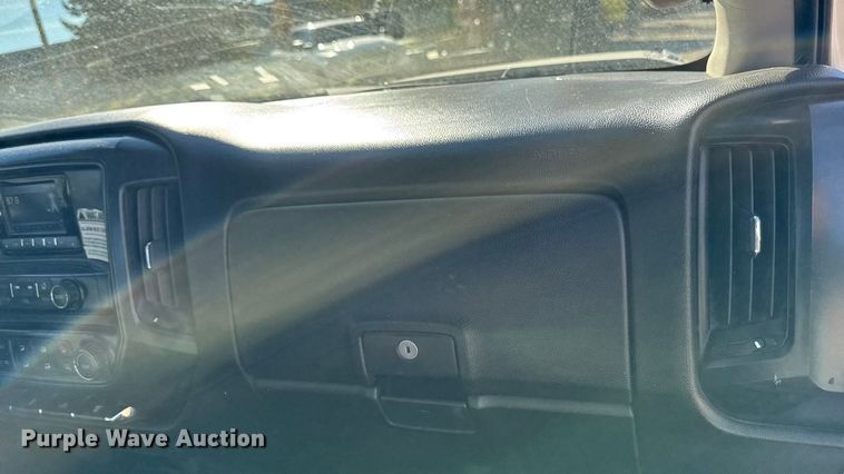 image for item EA2000 2015 Chevrolet Silverado 2500HD Crew Cab pickup truck