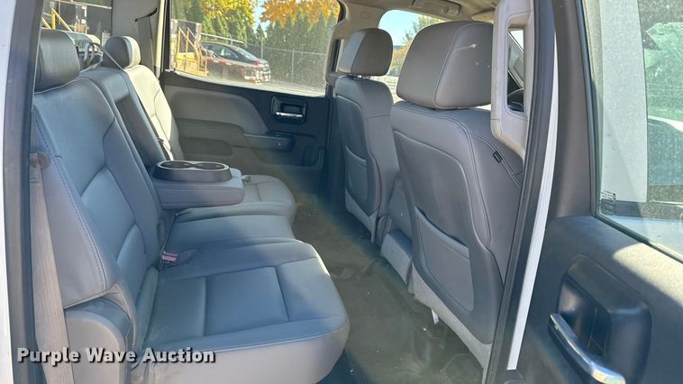 image for item EA2000 2015 Chevrolet Silverado 2500HD Crew Cab pickup truck