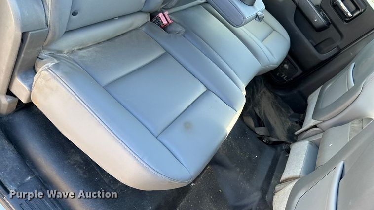 image for item EA2000 2015 Chevrolet Silverado 2500HD Crew Cab pickup truck