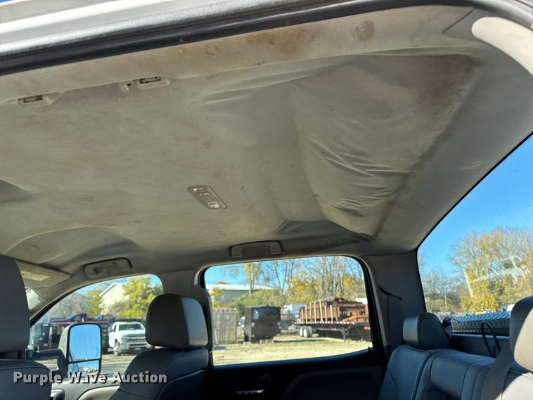 image for item EA2000 2015 Chevrolet Silverado 2500HD Crew Cab pickup truck