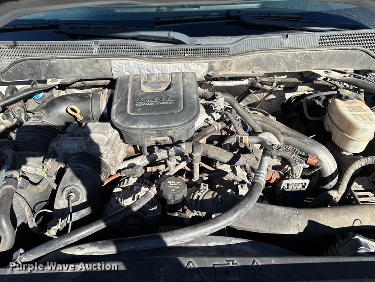 image for item EA2000 2015 Chevrolet Silverado 2500HD Crew Cab pickup truck