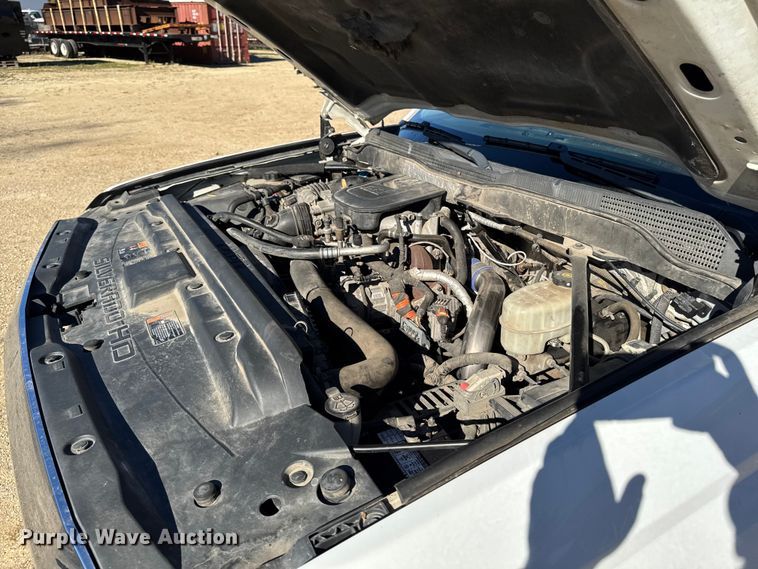 image for item EA2000 2015 Chevrolet Silverado 2500HD Crew Cab pickup truck