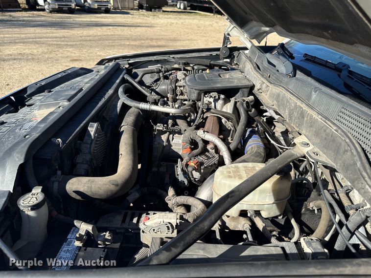 image for item EA2000 2015 Chevrolet Silverado 2500HD Crew Cab pickup truck