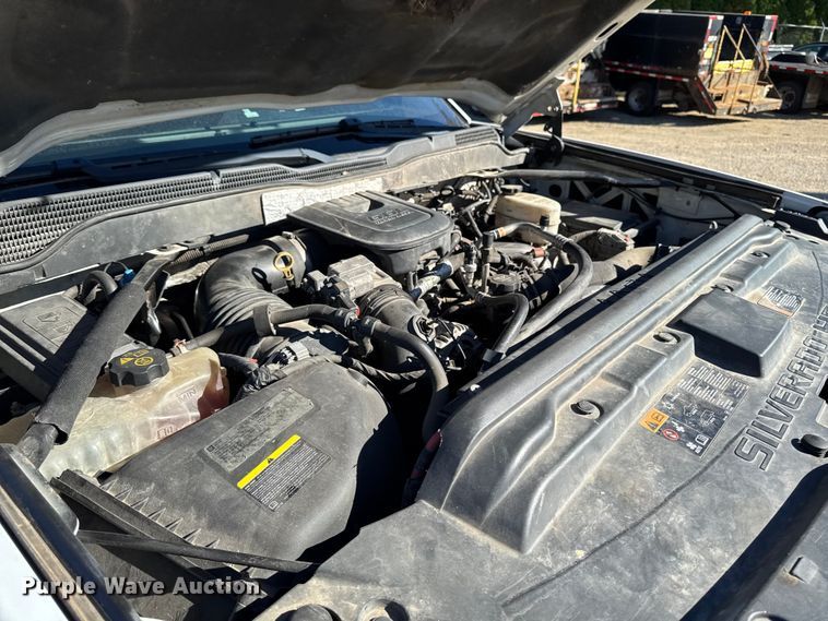 image for item EA2000 2015 Chevrolet Silverado 2500HD Crew Cab pickup truck