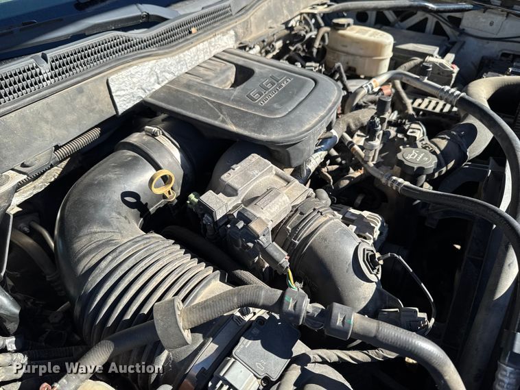 image for item EA2000 2015 Chevrolet Silverado 2500HD Crew Cab pickup truck