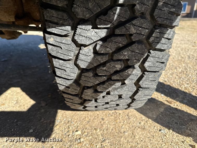 image for item EA2000 2015 Chevrolet Silverado 2500HD Crew Cab pickup truck