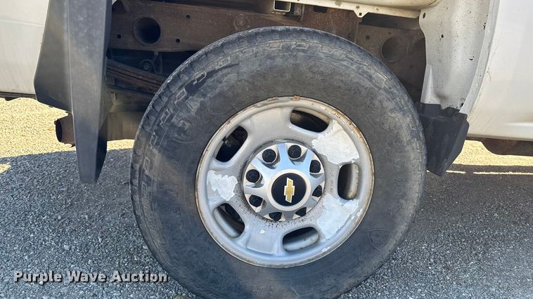 image for item EA2000 2015 Chevrolet Silverado 2500HD Crew Cab pickup truck