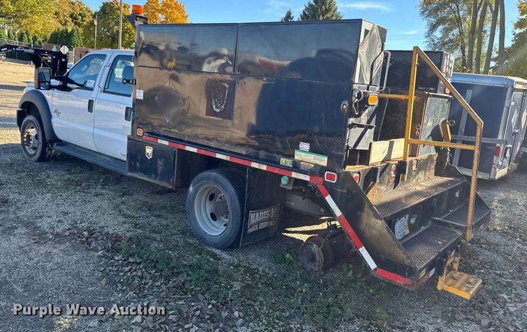 image for item EA2001 2016 Ford F450 flatbed truck