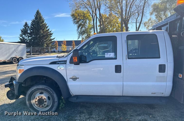 image for item EA2001 2016 Ford F450 flatbed truck