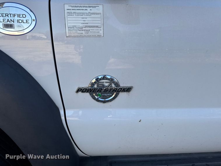 image for item EA2001 2016 Ford F450 flatbed truck