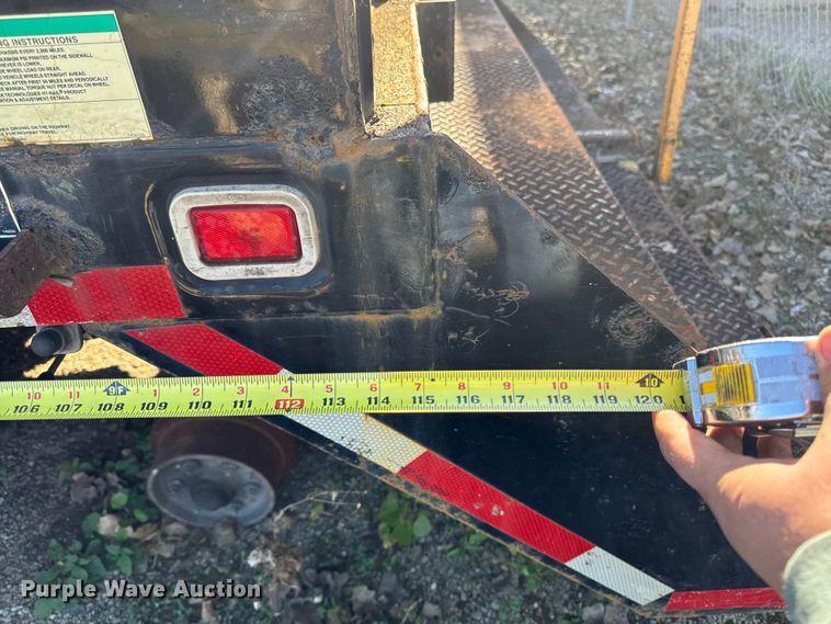 image for item EA2001 2016 Ford F450 flatbed truck