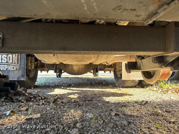 image for item EA2001 2016 Ford F450 flatbed truck