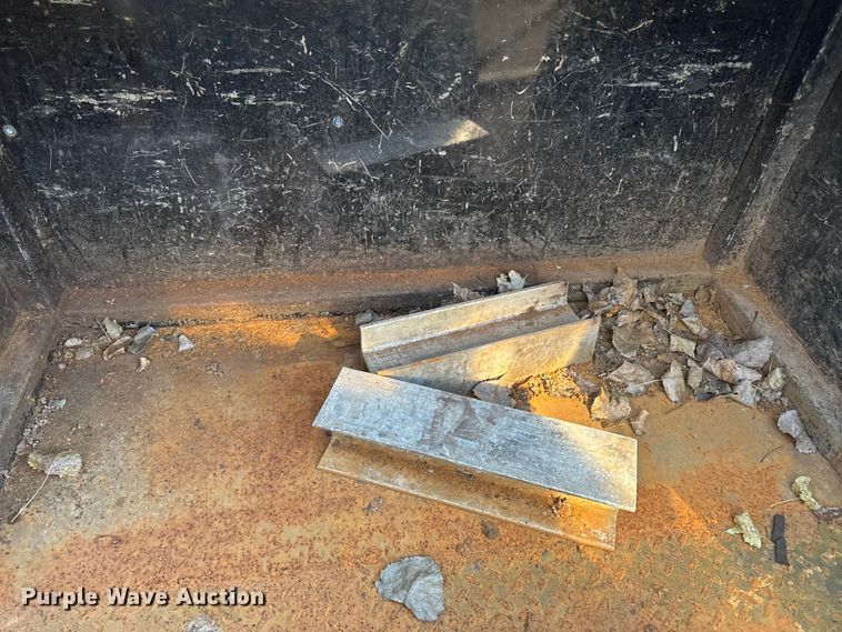 image for item EA2001 2016 Ford F450 flatbed truck